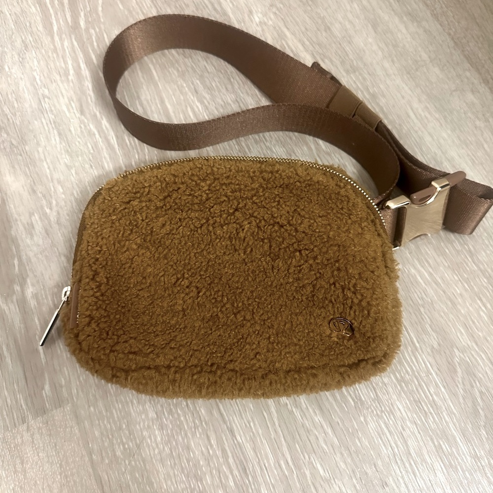 Lululemon Everywhere Fuzzy Belt Bag